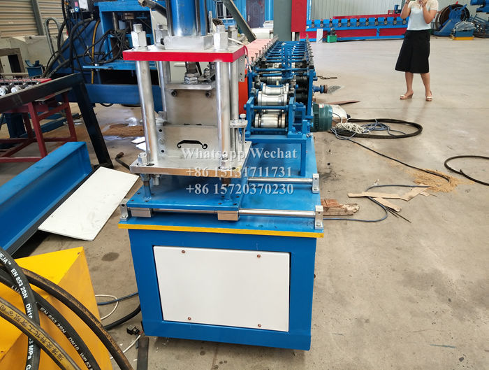Roll Forming Machine For Slatted Shutter Doors Plc Controlled Chain Driven 0.4-1Mm 8-20 M/Min